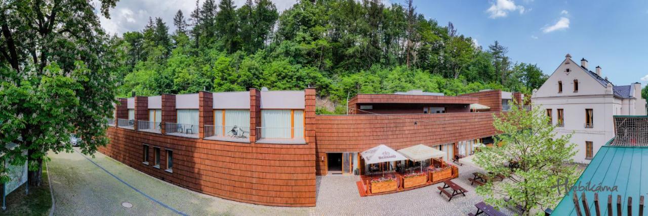Restaurace A Pension Hrebikarna 호무토프 외부 사진