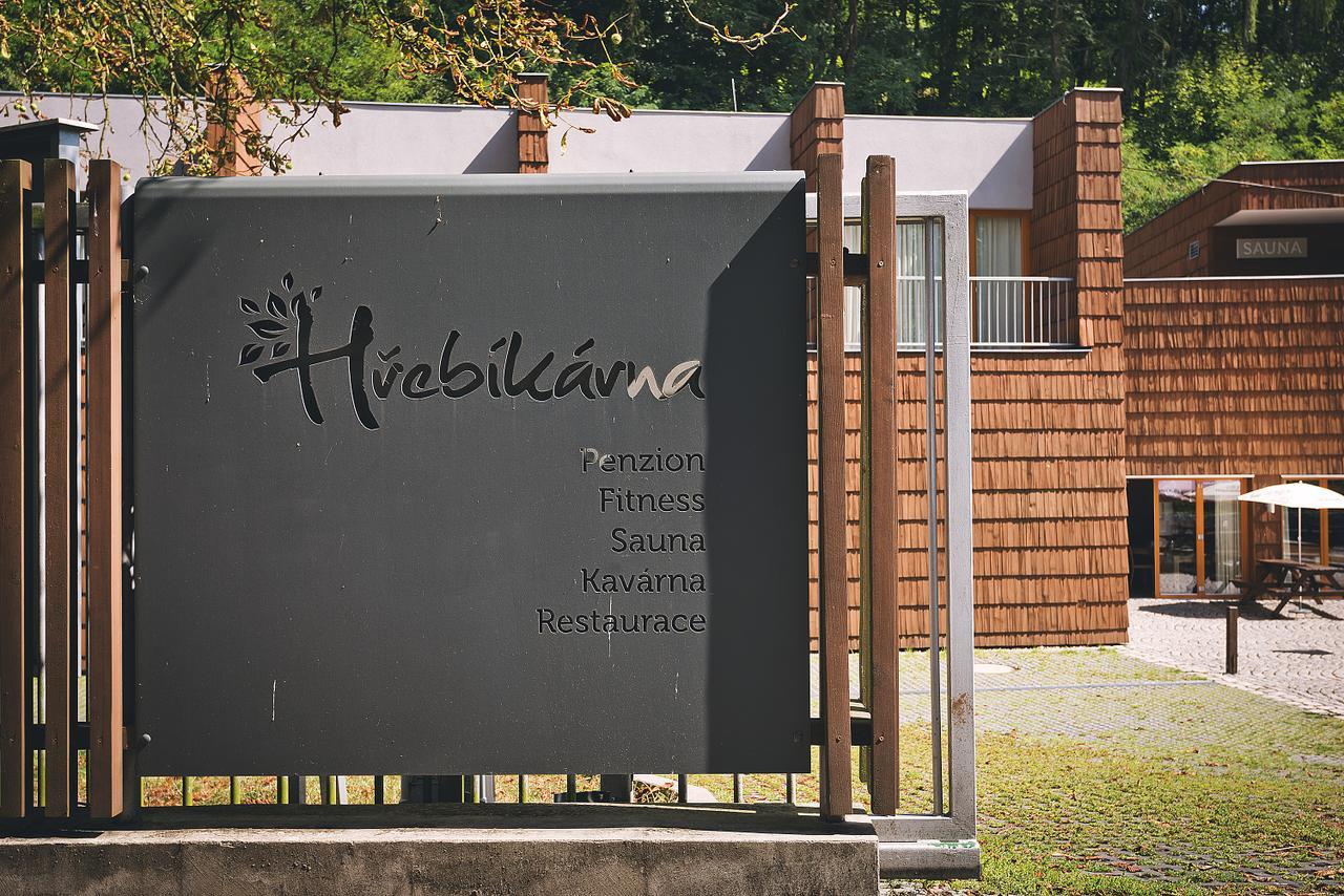 Restaurace A Pension Hrebikarna 호무토프 외부 사진