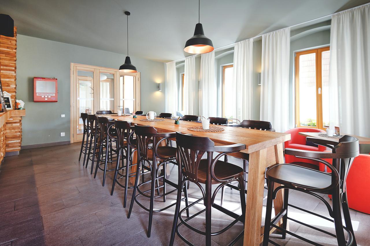 Restaurace A Pension Hrebikarna 호무토프 외부 사진